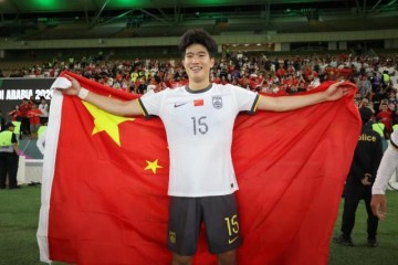 笑容灿烂的河南小伙 彭啸两度助U23国足破僵